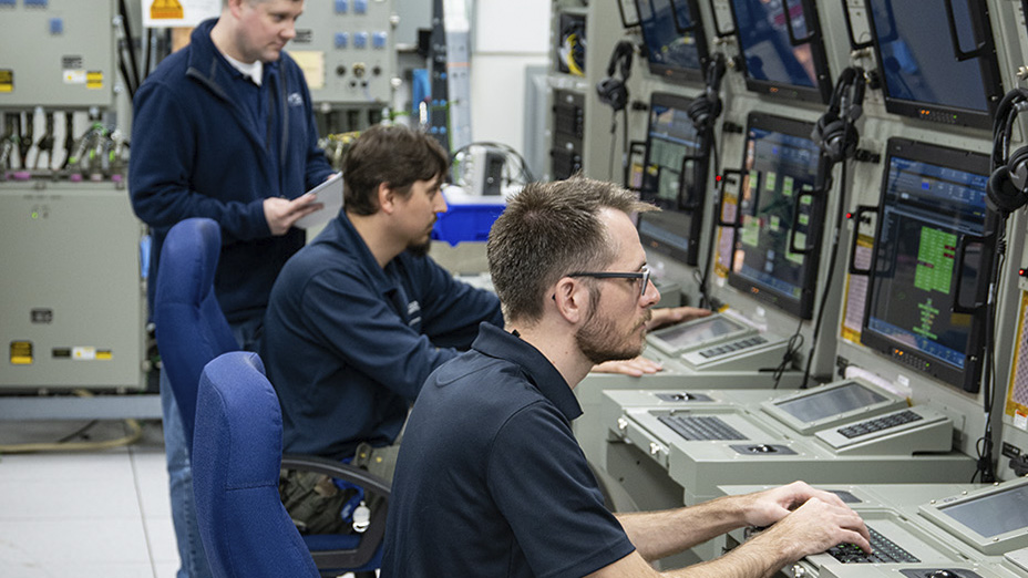 928x522 Product workstation